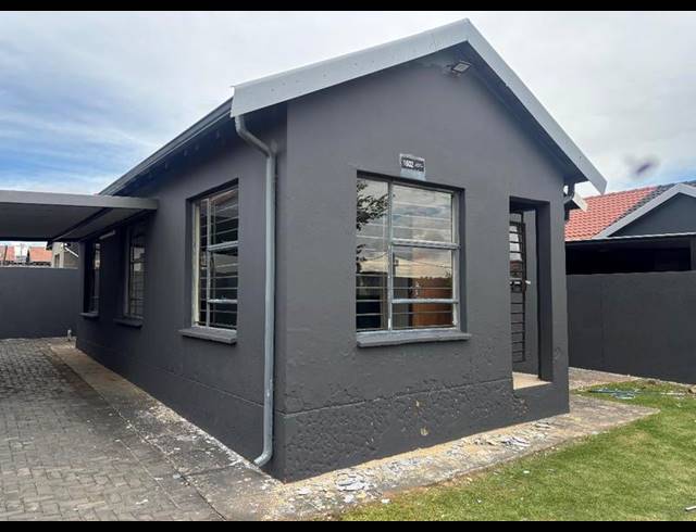 3 BEDROOM PROPERTY TO RENT IN FLEURHOF